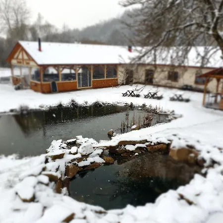 Lägenhet Chobot - Village *