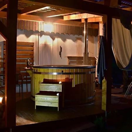 Chobot - Village Apartment